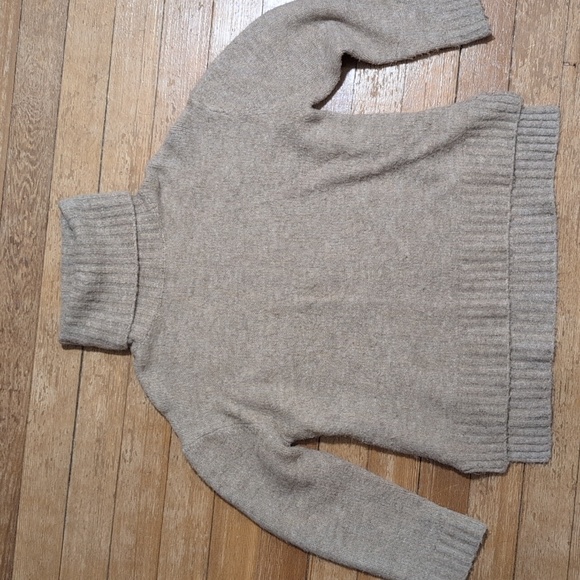 Turtleneck sweater - Picture 3 of 5